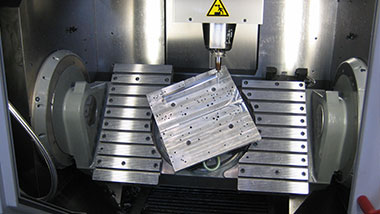 Maschinenpark CNC Fräsmaschine Hermle C40 Fräsraum